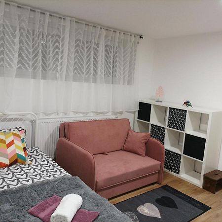 Apartma Juli Zirovnica Exteriör bild