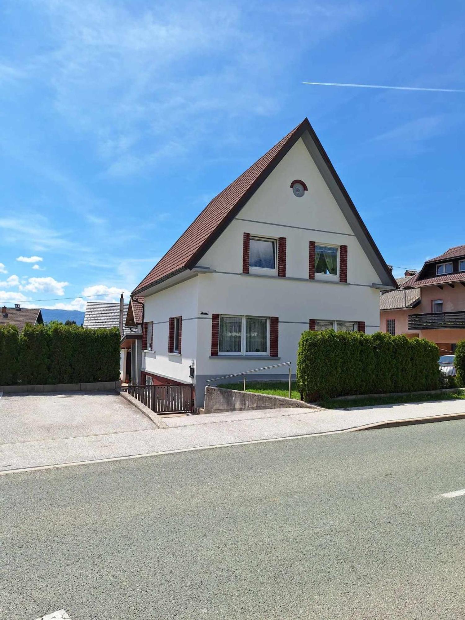 Apartma Juli Zirovnica Exteriör bild